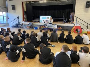 Met Éireann's Rebecca Cantwell speaks to pupils at Sacred Heart National School, Ballygall